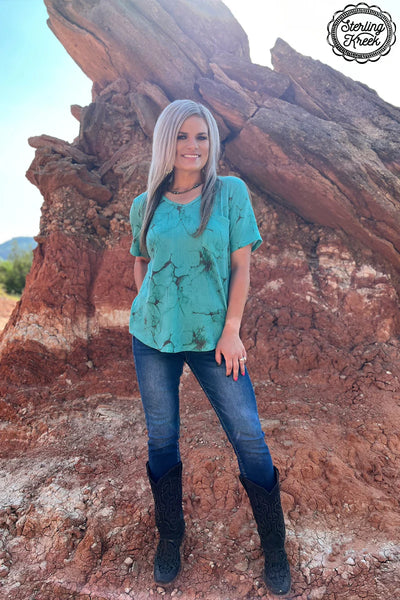 TURQUOISE HERD V-NECK