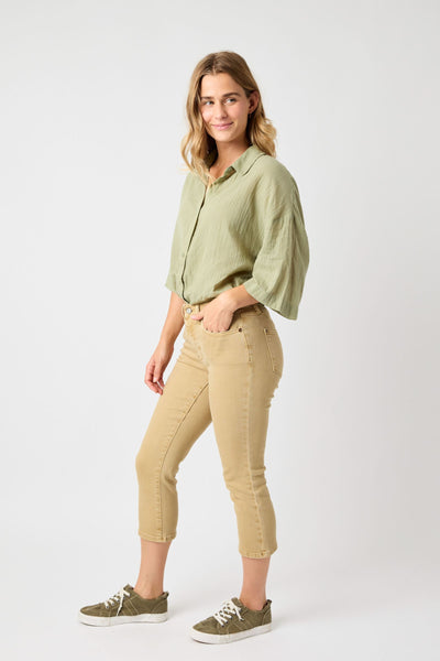 Judy Blue Mid Rise Garmed Dyed Capri