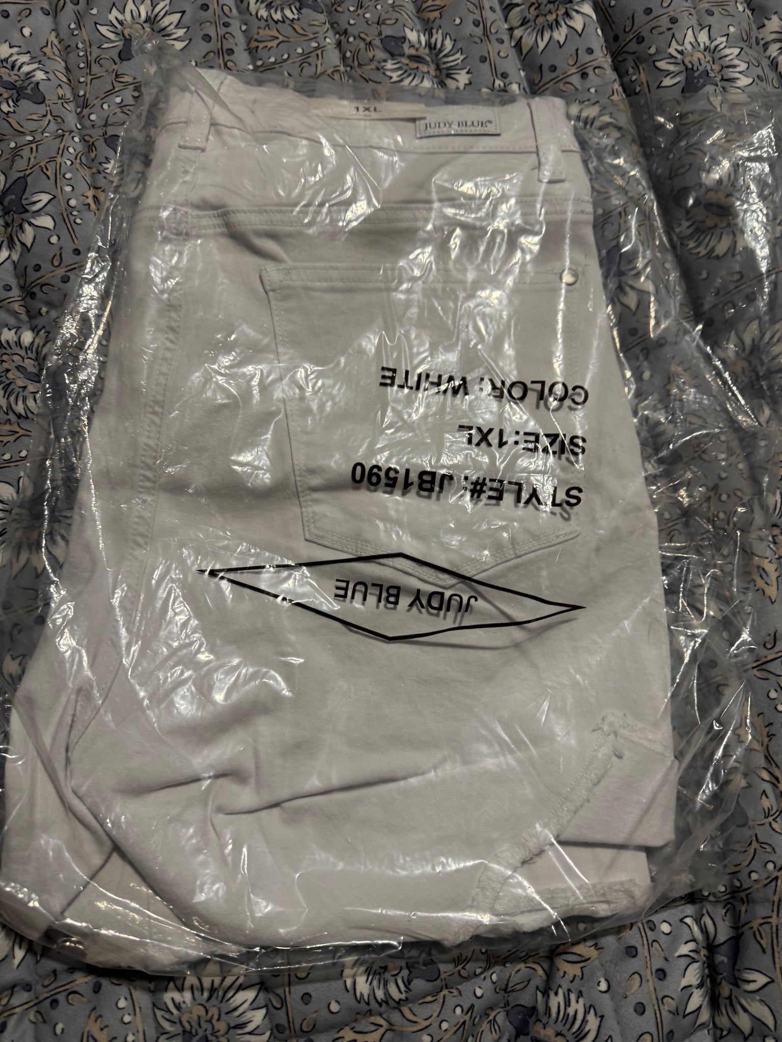 Judy Blue White Shorts