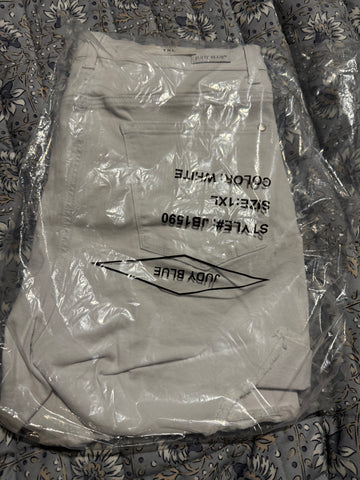 Judy Blue White Shorts