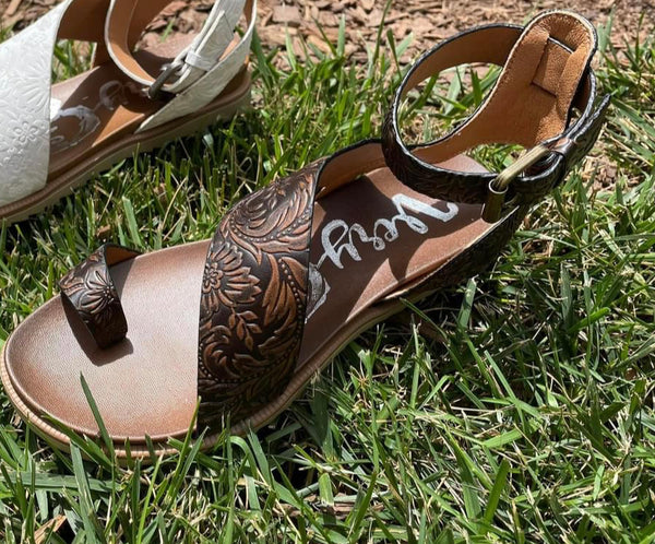 Very G Steffy Tooled Sandals