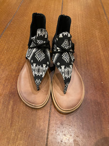 Rock With Me Black/White Very G Sandal